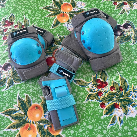 Roller Derby Candi GRL Lucy Roller Skates~Watermelon~ Adjustable Size 3-6 w/pads - Picture 3 of 12